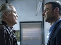 articles/2013/06/28/ray-donovan-is-the-liev-schreiber-led-showtime-drama-the-next-sopranos/130627-Lacob-Ray-Donovan-tease_oegrmd