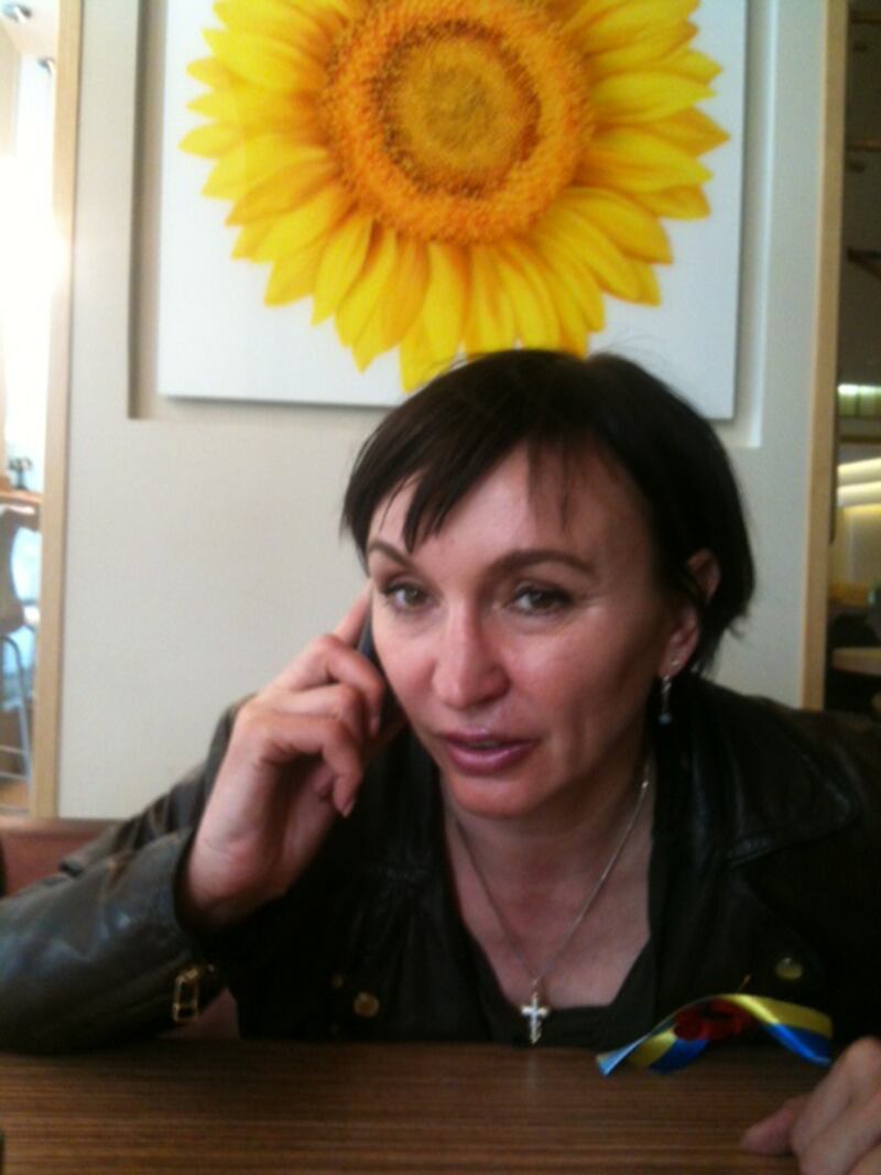 articles/2015/05/21/on-mariupol-s-front-lines-with-ukraine-s-mother-courage/150521-nemtsova-mariupol-embed_g4bfqy