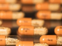 articles/2010/12/21/adderall-concentration-benefits-in-doubt-new-study/schwartz-adderall_148355_rn39ar