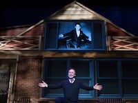 articles/2014/04/18/comedy-is-his-calling-the-brilliance-of-billy-crystal/140417-shale-crystal-tease_buextb