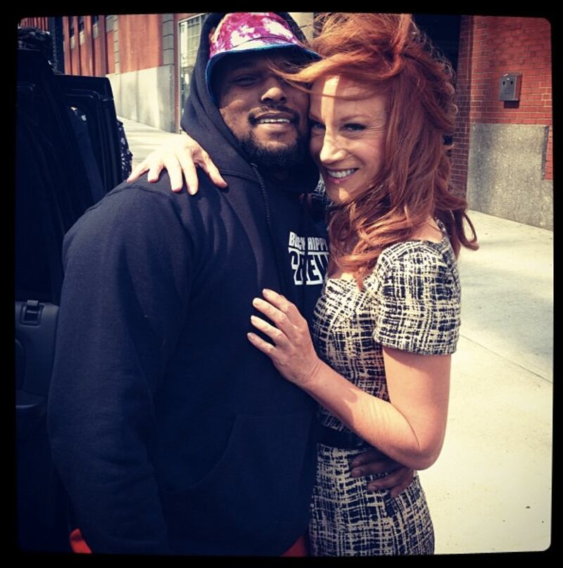 galleries/2013/03/31/lindsay-lohan-shakira-more-celebrity-twitter-pictures-photos/130327-twit-pics-griffin_rolg4b