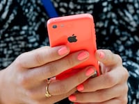 articles/2013/09/23/apple-s-new-iphones-met-by-strong-demand/130923-iphone-oconnor-tease-new_h2pufi