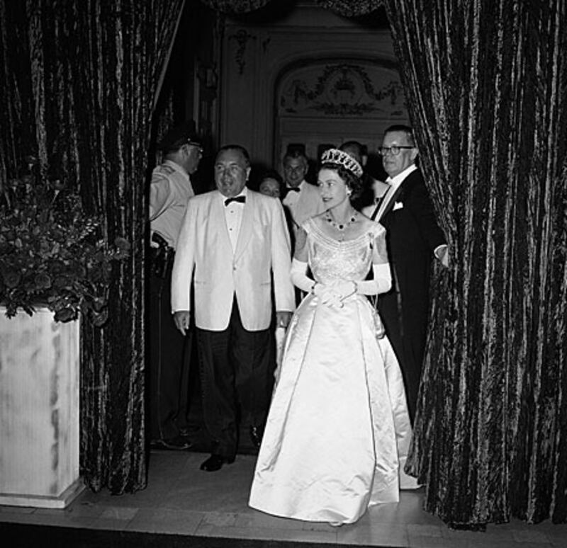 galleries/2010/07/05/queen-elizabeth-s-u-s-visits/queen-elizabeth-ii-visit---59-chicago_c1ju8r
