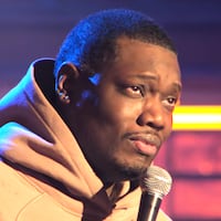 Michael Che in Minnesota-based stand-up special