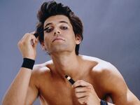 articles/2013/05/14/makeup-for-men-is-on-the-rise-and-no-longer-a-taboo/130514-codinha-men-makeup-tease-embed_zpas21