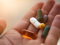 180306-hiv-meds-tease_vdebjx