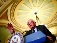 171019-sanders-womenconvention-cheat_sdsnge