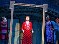 articles/2017/04/03/am-lie-is-annoying-on-broadway/170403-teeman-amelie-tease_wjqcj1