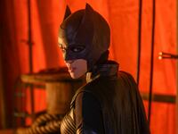191002-schager-batwoman-tease_fgxzal