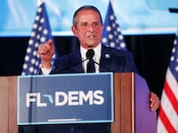 2022-07-17T035542Z_1696981782_RC2BDV9Y4LBF_RTRMADP_3_USA-ELECTION-FLORIDA_g1dkot
