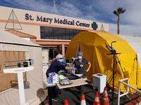 2020-12-08T213942Z_1512411112_RC29JK9LU12V_RTRMADP_3_HEALTH-CORONAVIRUS-CALIFORNIA-HOSPITAL_auufsp