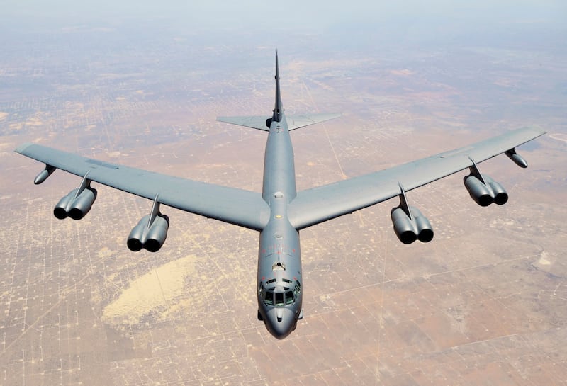 B-52_Stratofortress_assigned_to_the_307th_Bomb_Wing__cropped_hvmfdq