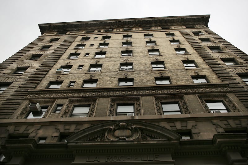 articles/2012/10/27/a-new-york-nanny-allegedly-kills-two-children-and-neighbors-struggle-to-understand/friedlander-nanny-murder-building-1027-embed1_rdinxk
