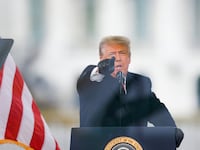 2021-01-08T220149Z_474685923_RC2Y3L93X58R_RTRMADP_3_USA-ECONOMY-TRUMP_ww99jx
