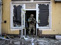 210403-ukraine-street-fighting-tease-02_juqv08