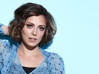 articles/2016/01/25/crazy-ex-girlfriend-star-rachel-bloom-on-why-tv-needs-more-asian-bros/160124-allen-rachel-bloom-tease_eisvel