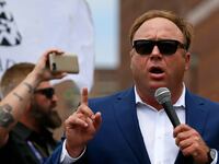 alexjones_dskjyg