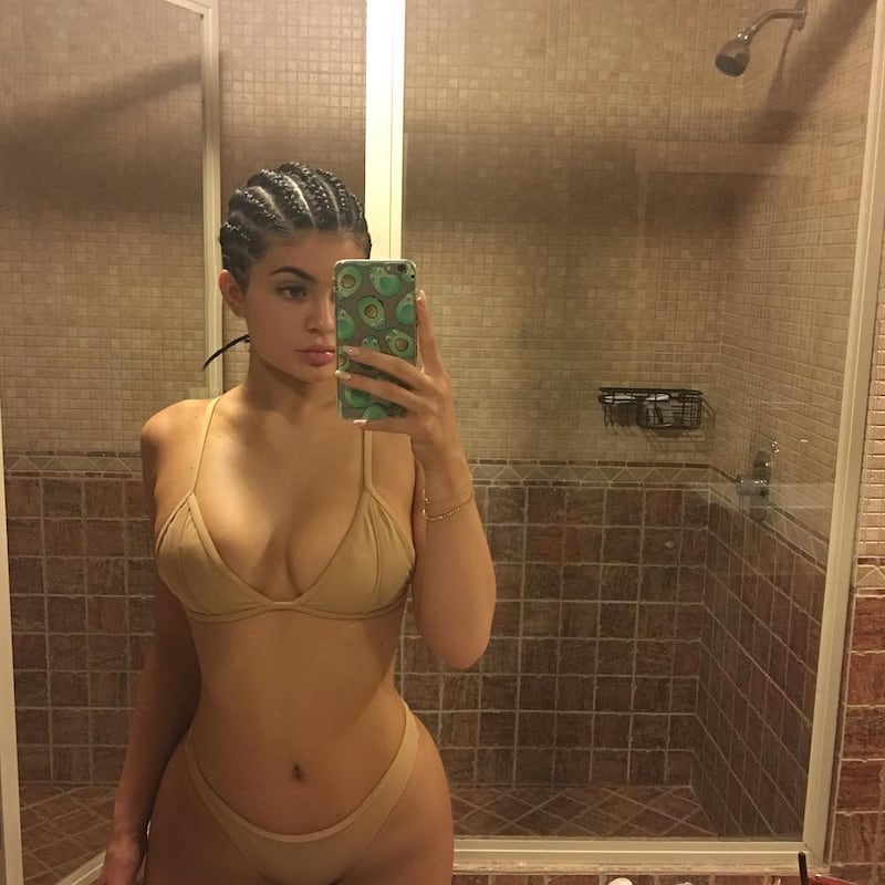 galleries/2016/07/05/happy-sexy-70th-birthday-to-the-bikini-photos/160705-bikinis-09_f27oxu