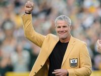 Brett Favre during a Green Bay Packers and Dallas Cowboys game in 2016.