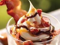 articles/2012/06/16/a-bacon-sundae-may-sound-like-a-dream-combo-until-you-try-to-eat-one/bacon-sundae-jacobsohn_adfmfa