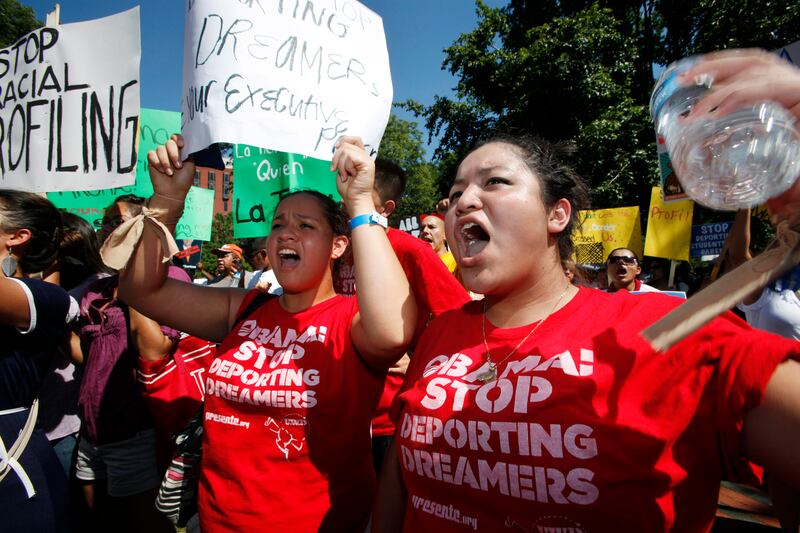 articles/2013/07/28/fringe-factor-most-young-immigrants-are-drug-mules/130728-fringe-redux-pt-deux-tease_alltvg