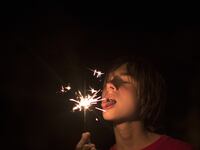 articles/2014/07/03/how-not-to-blow-yourself-up-on-july-4th/140702-sepkowitwz-danger-tease_d2zkd4