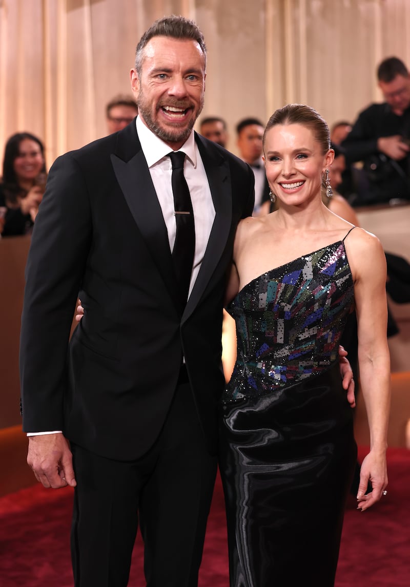 BEVERLY HILLS, CALIFORNIA - JANUARY 11: (FOR EDITORIAL USE ONLY) Dax Shepard and Kristen Bell attend the 83rd annual Golden Globe Awards at The Beverly Hilton on January 11, 2026 in Beverly Hills, California. (Photo by Kevin Mazur/Getty Images)
