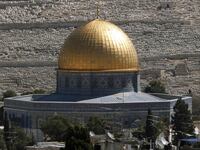 articles/2013/03/12/al-aqsa-mosque-s-displaced-worshippers/dome-of-the-rock-openz_rc6fyj