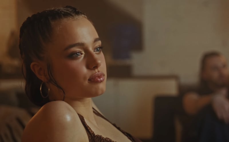 Shiloh in Dayoung's music video for her song "What's a girl to do."