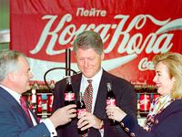 articles/2016/10/28/did-big-business-cozy-up-to-bill-clinton-inc-to-get-to-hillary/161027-Desiderio-Woodruff-bigbiz-tease_qr9xxn