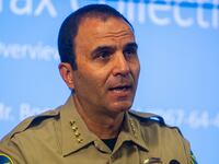 2019-07-18T003901Z_1563377986_MT1USATODAY13059190_RTRMADP_3_MARICOPA-COUNTY-SHERIFF-PAUL-PENZONE-HOLDS-A-PRESS_m40euu