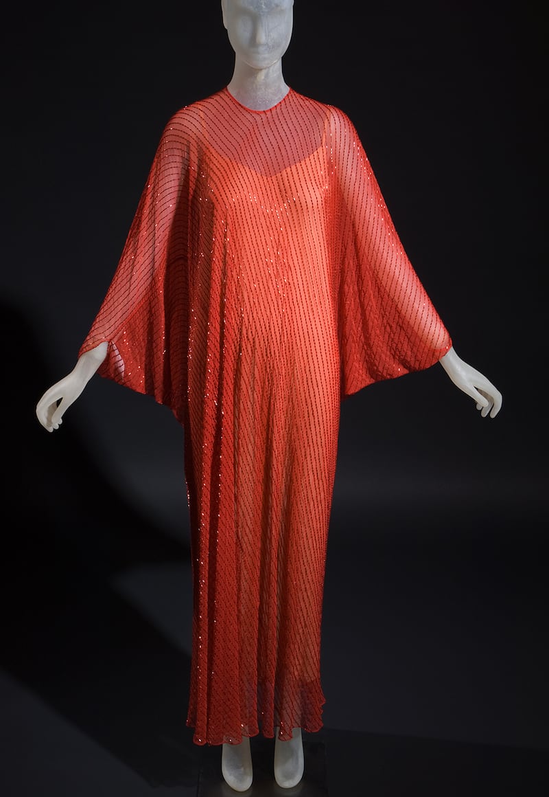 galleries/2015/02/06/yves-saint-laurent-halston-fashioning-the-70s/150205-ysl-halston-01_msogmg