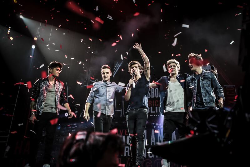 articles/2013/08/29/one-direction-documentary-this-is-us-seen-through-a-superfan-s-eyes/130828-cunningham-direction-tease_qpbhb0