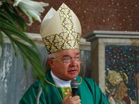 articles/2014/09/24/doubts-over-vatican-s-first-sex-abuse-arrest/140924-nadeau-vatican-arrest-tease_hrtg9h