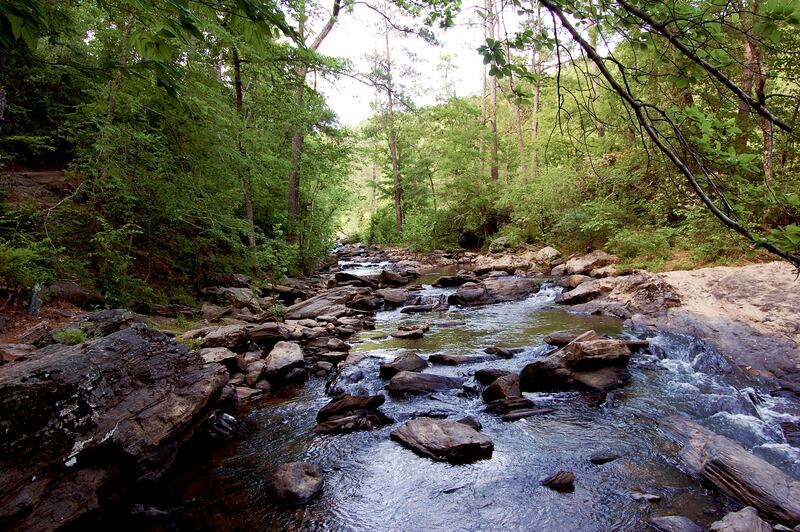 articles/2015/06/15/sweetwater-creek-atlanta-s-surprisingly-accessible-and-beautiful-state-park/land-rover-sweet-water-creek-embed-2_cxc2gd