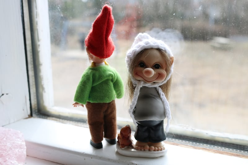 articles/2014/05/07/the-elf-whisperer-of-iceland/140506-fallon-iceland-tease_snlhiw