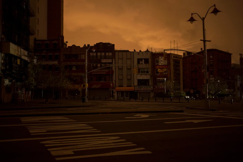 galleries/2012/11/03/manhattan-s-darkest-nights-sandy-s-aftermath-photos/powerless-manhattan-ben-baker-photos-06_y5n8nk