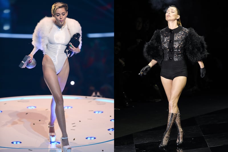 articles/2013/11/11/miley-cyrus-channels-kate-moss-at-the-mtv-emas-jessica-chastain-lands-vogue-cover/131111-miley-cyrus-kate-moss_hkeqje