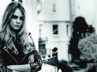 articles/2014/07/28/cara-delevingne-is-topshop-s-solo-star-music-festival-bans-war-bonnets/140728-fashion-topshop-cheat_ifppsm