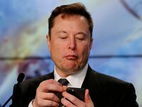 2022-04-29T160201Z_587487638_RC23XT9HEW69_RTRMADP_3_TWITTER-M-A-MUSK-PAY_mguflb