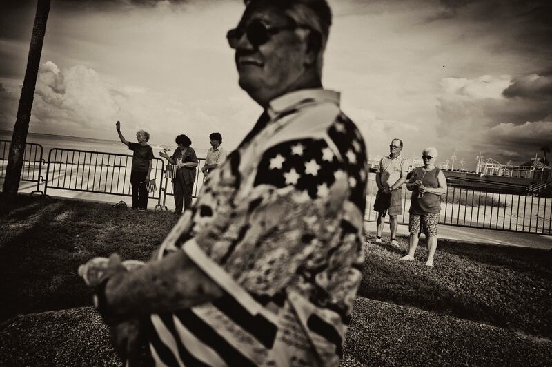 galleries/2012/10/10/charles-ommanney-stumps-with-mitt-romney-in-florida-photos/mitt-romney-in-florida-charles-ommanney-photos-03_nr9g8x