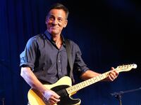 articles/2017/04/20/bruce-springsteen-rips-president-trump-in-new-protest-song-that-you-need-to-hear/170420-jones-springsteen-tease_qteqg0