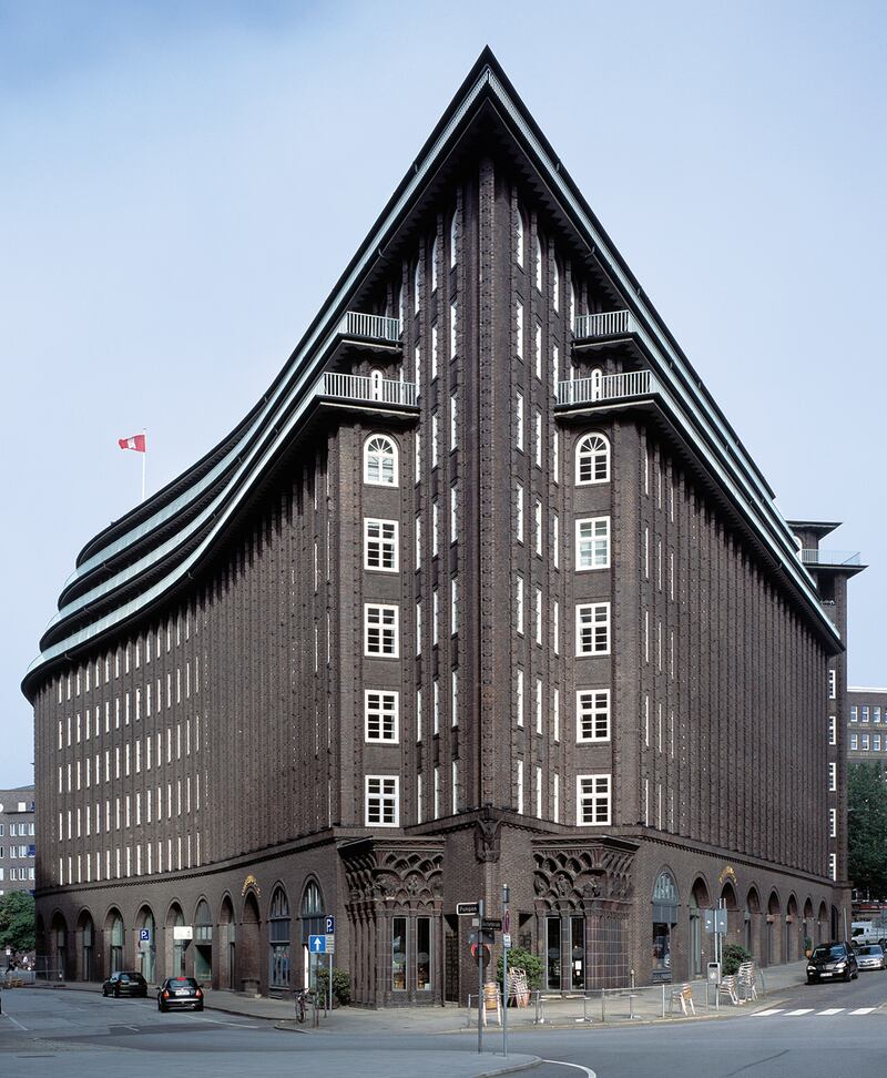 galleries/2015/04/25/brick-buildings-that-are-actually-cool-photos/150424-brick-book12_hy32n2