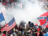 2021-01-14T005013Z_51214307_RC2C7L9Z0GGX_RTRMADP_3_USA-TRUMP-SUPPORTERS_edih3c
