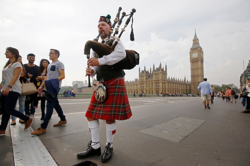 articles/2014/09/18/voter-intimidation-grips-scotland-as-it-votes-on-independence/140918-scotland-vote-7_uwdggf
