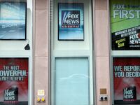 170805-fox-news-host-sexting-cheat_kfg8zd