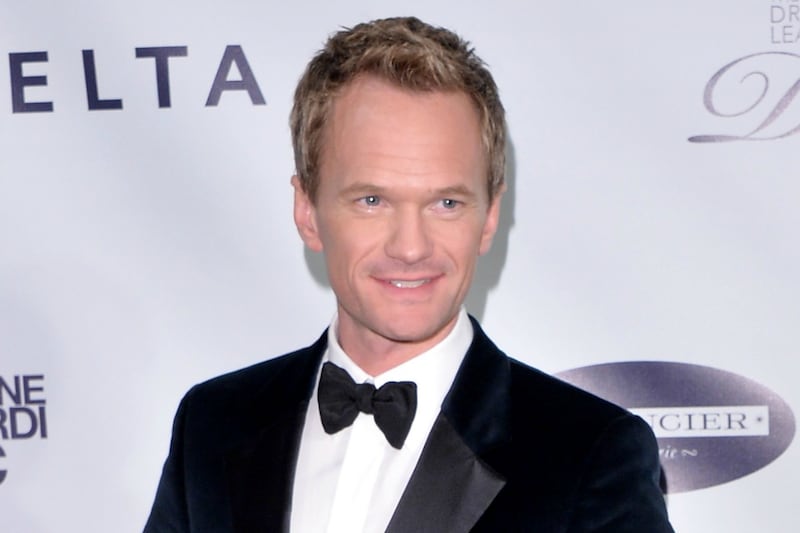 articles/2014/04/21/neil-patrick-harris-scolds-loud-fan-white-house-responds-to-deport-bieber/nph-shouting-tease_pwwbzb