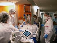 2021-03-25T160750Z_979088439_RC2GIM9GVLXK_RTRMADP_3_HEALTH-CORONAVIRUS-FRANCE-EVACUATIONS_rntsfr