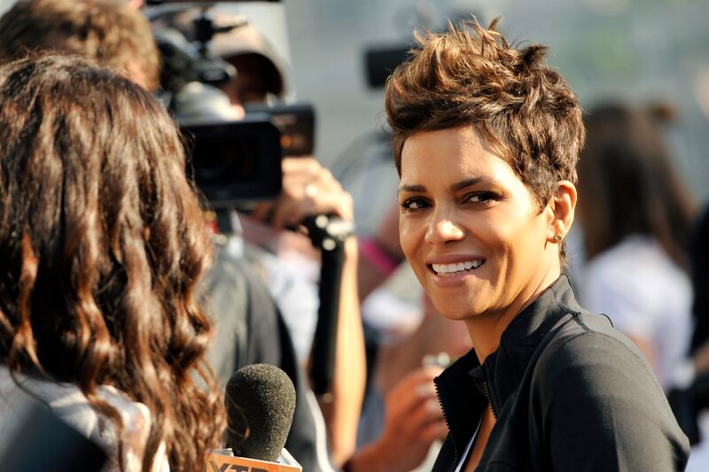 galleries/2013/08/09/beyonce-miley-rihanna-and-more-stars-with-pixie-cuts-photos/130808-short-hair-berry_t5necp