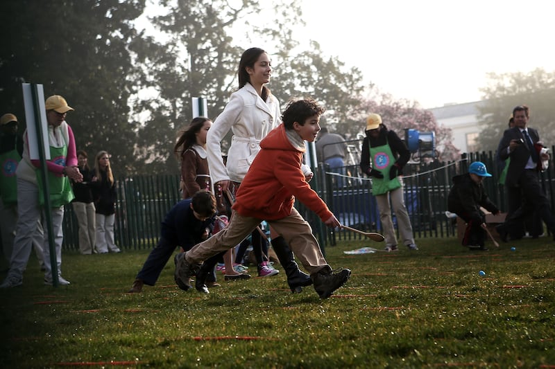galleries/2013/04/01/obama-s-on-a-roll-photos-from-the-white-house-easter-egg-hunt/130401-white-house-easter-17_vunrbg